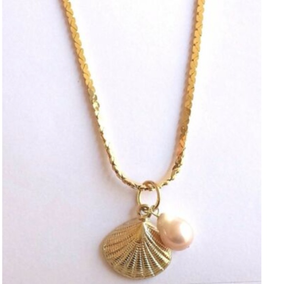 Gold Scallop Shell Pearl Necklace 18" Freshwater - Picture 5 of 8